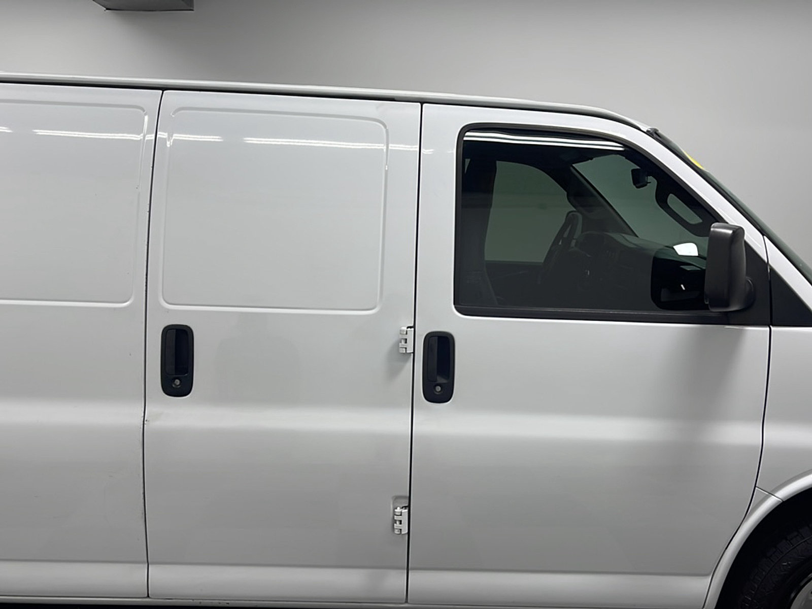 Used 2016 GMC Savana 2500 RWD image 16