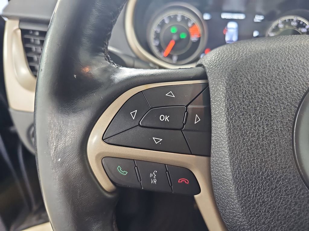 Used 2016 Jeep Cherokee Limited AWD/4WD image 21