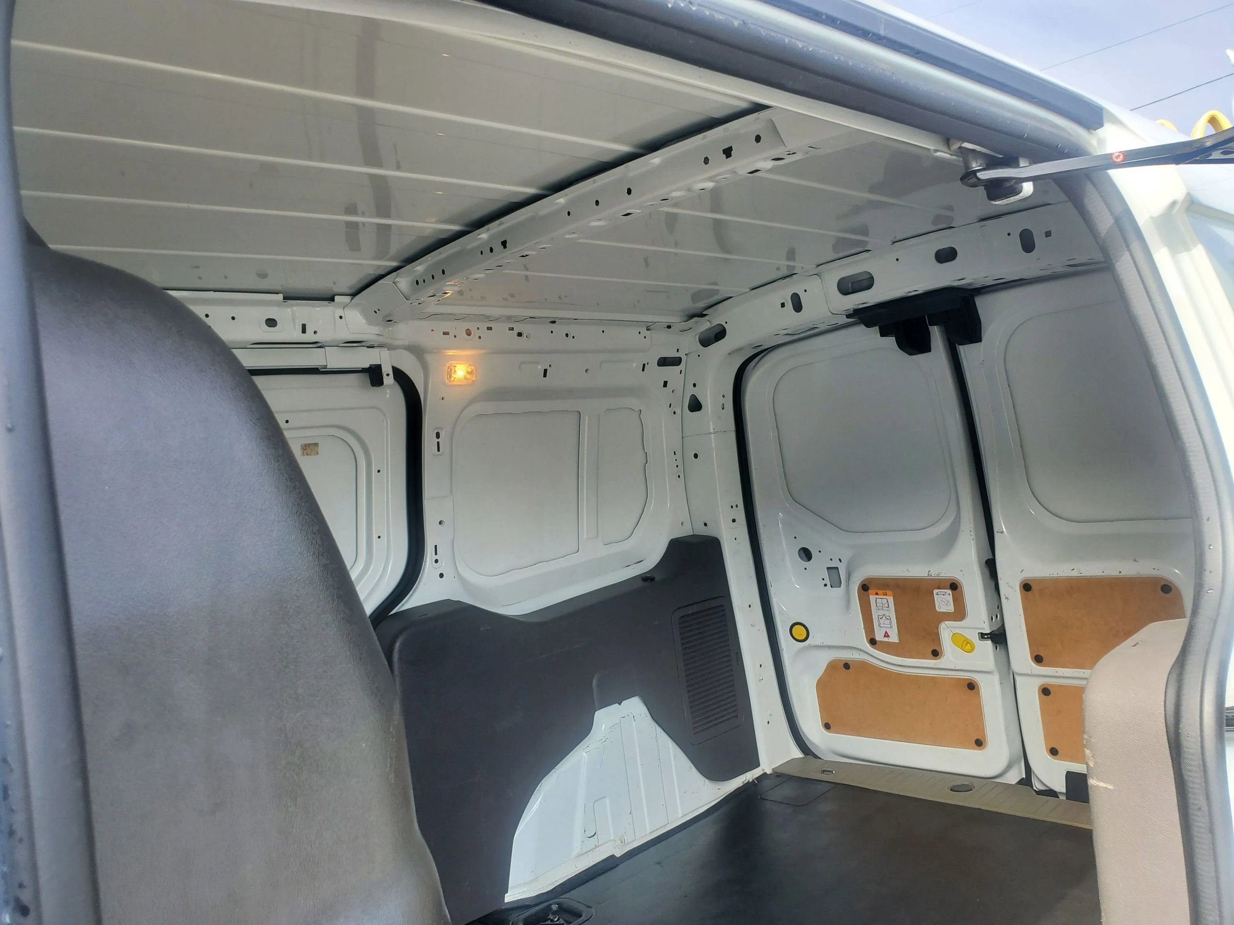 Used 2021 Ford Transit Connect XLT image 29
