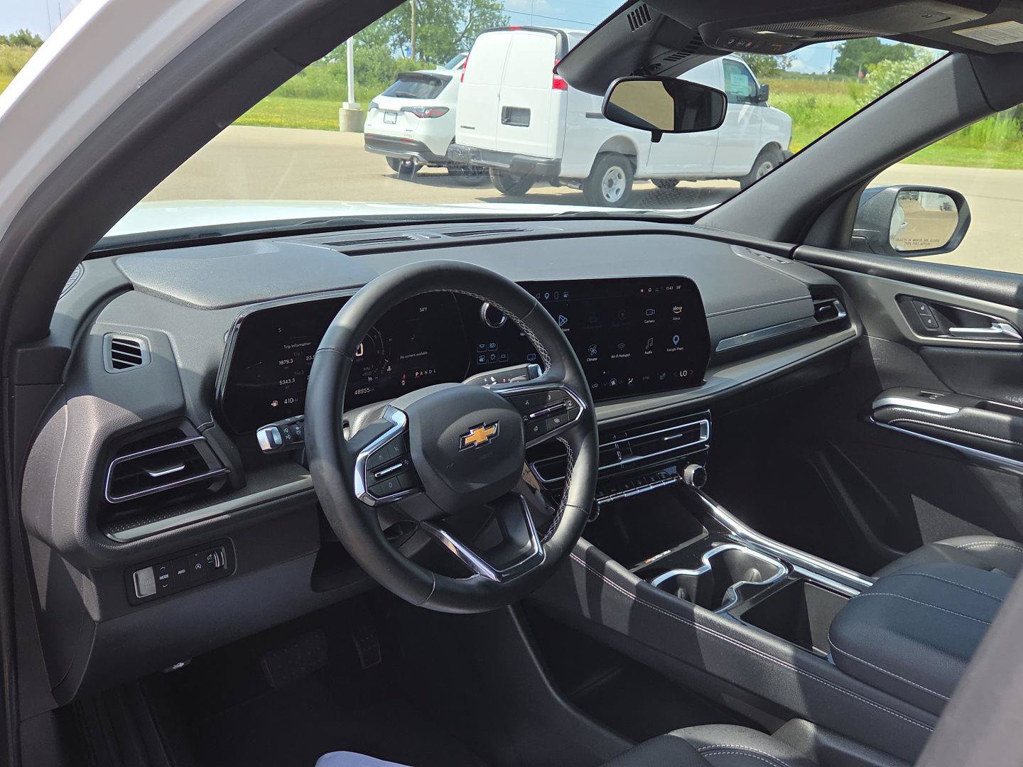 Used 2025 Chevrolet Traverse LT AWD/4WD image 19