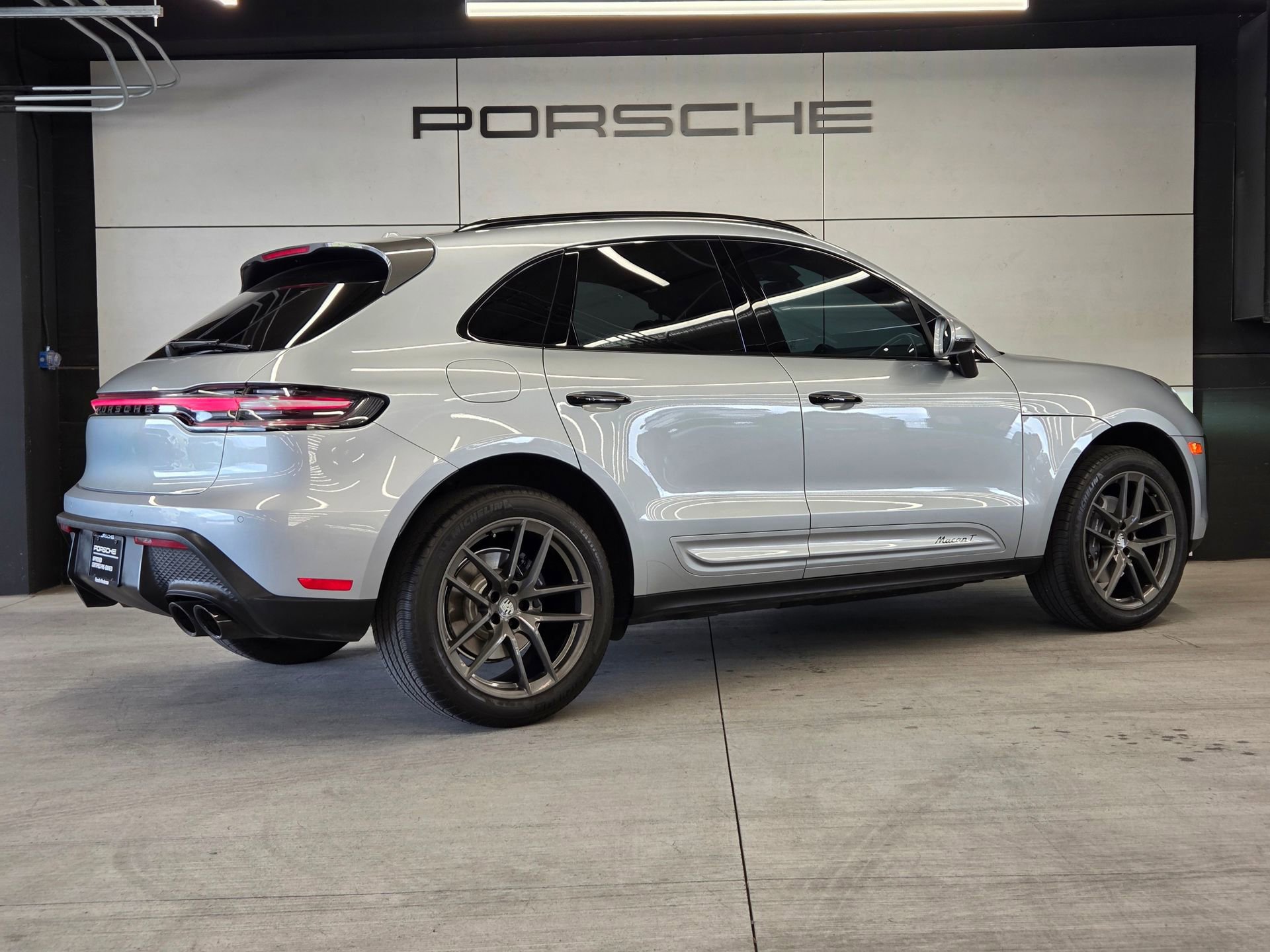 Certified 2024 Porsche Macan Turbo AWD/4WD image 6