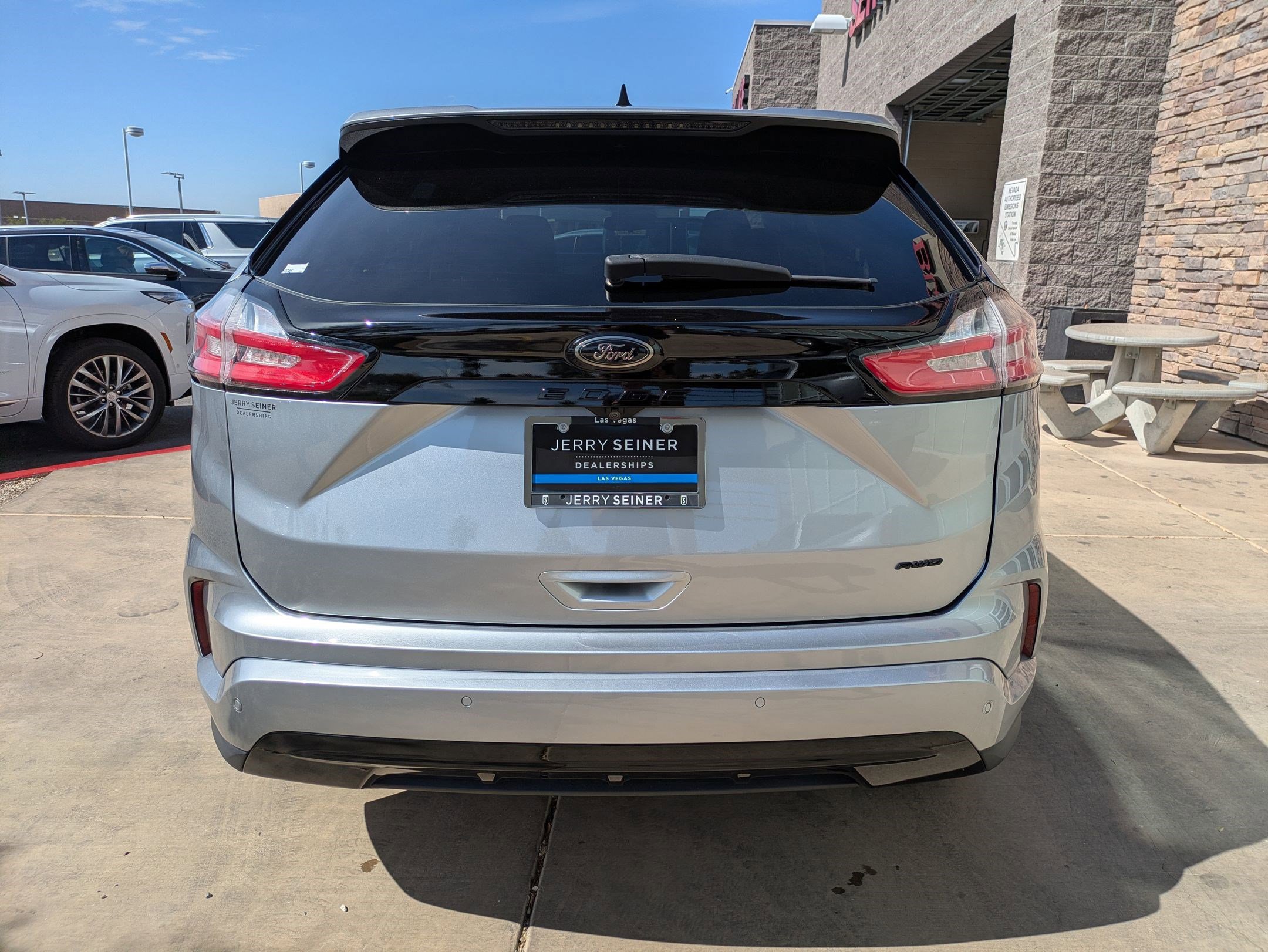 Used 2022 Ford Edge SE w/ Black Appearance Package AWD/4WD image 5
