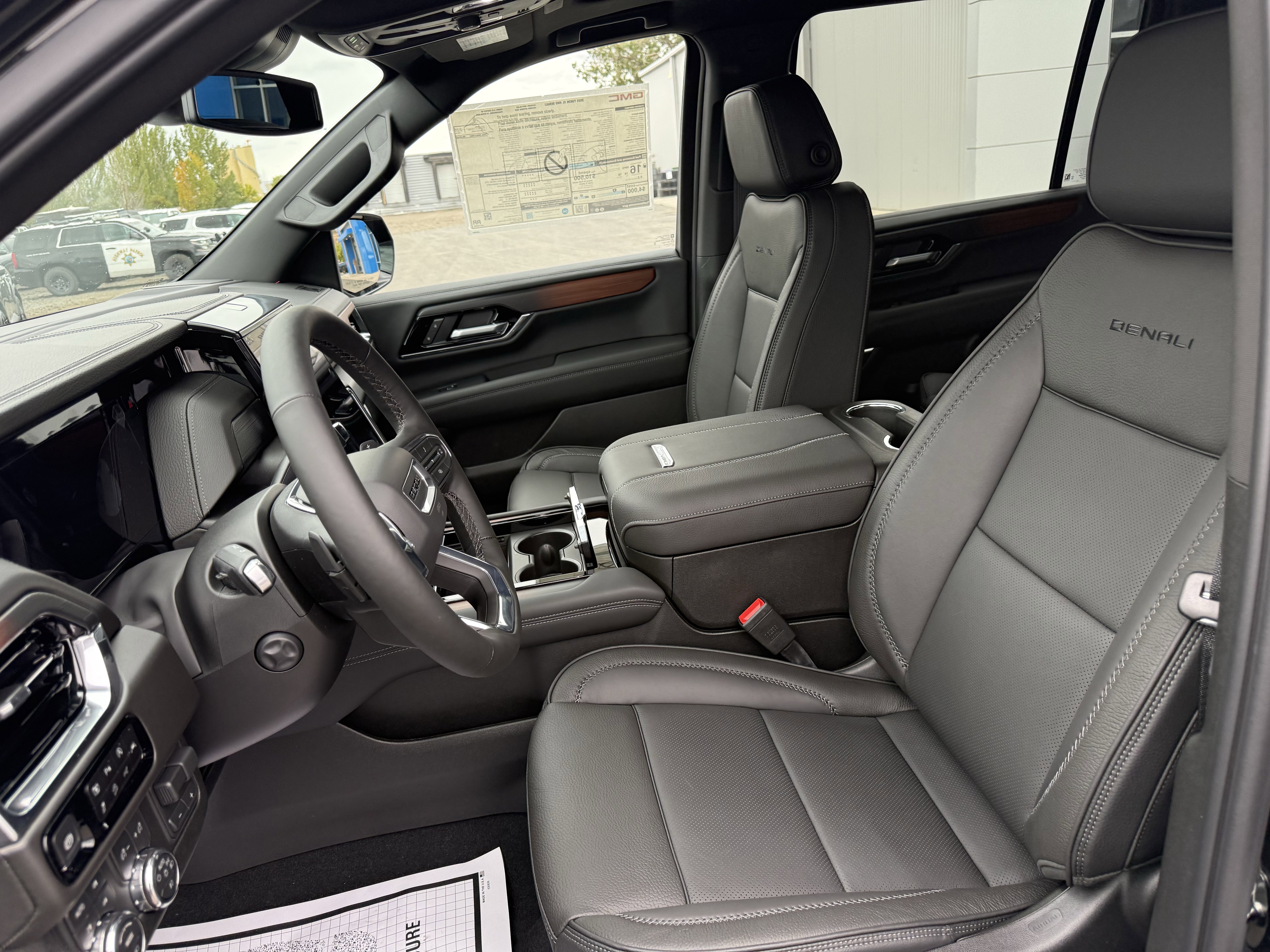 New 2025 GMC Yukon XL Denali w/ Sun & Power Step Package image 7