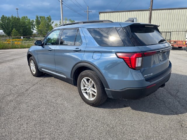 Used 2025 Ford Explorer Active AWD/4WD image 6