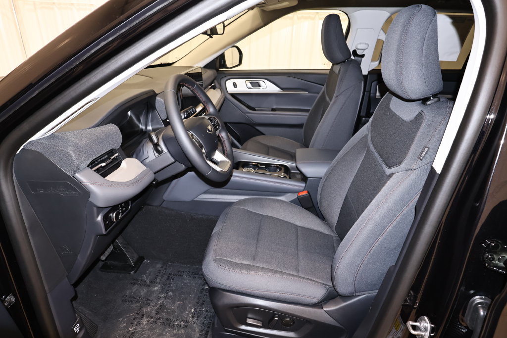 New 2026 Ford Explorer Active AWD/4WD image 12