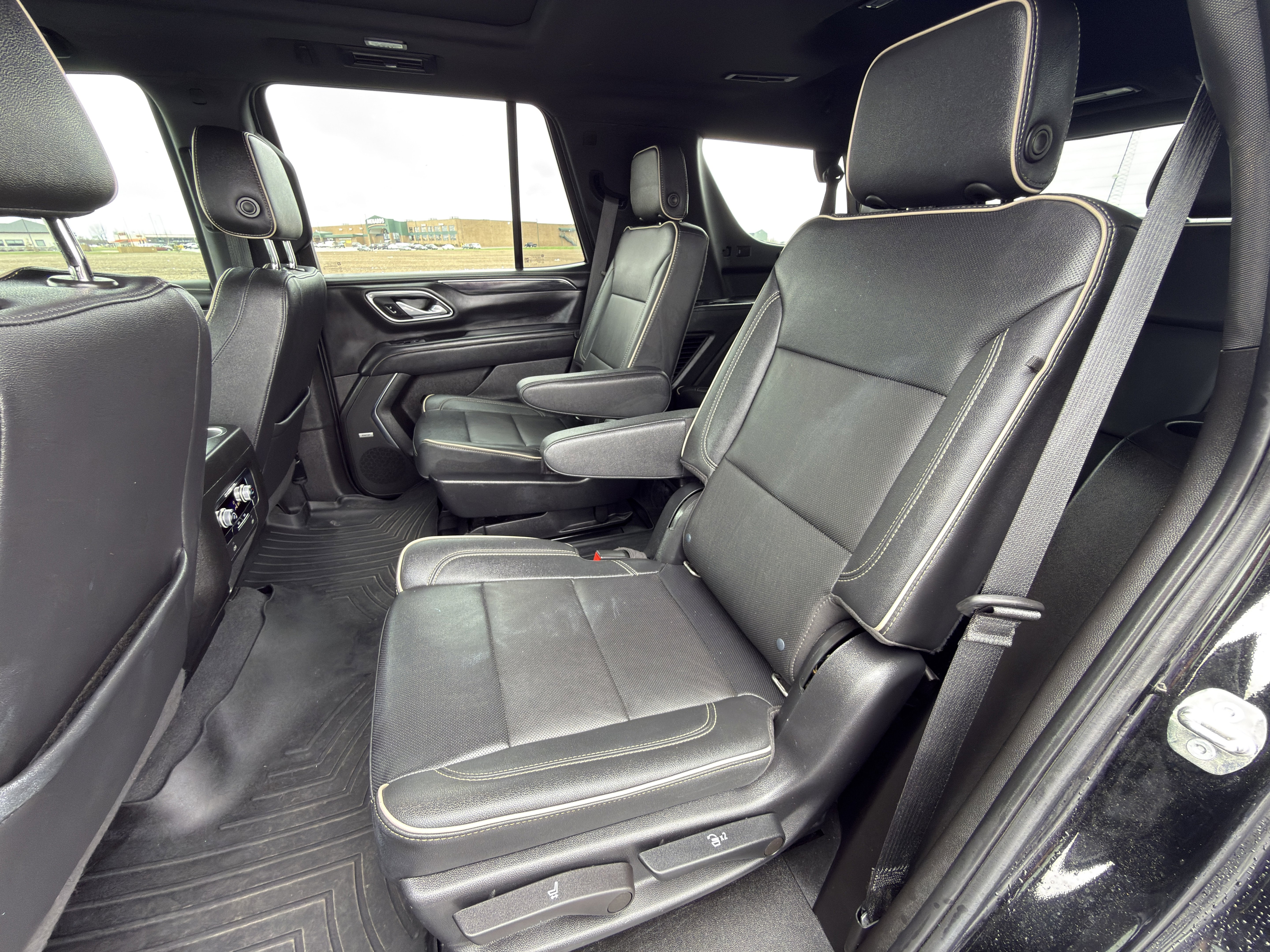 Used 2022 GMC Yukon SLT AWD/4WD image 13