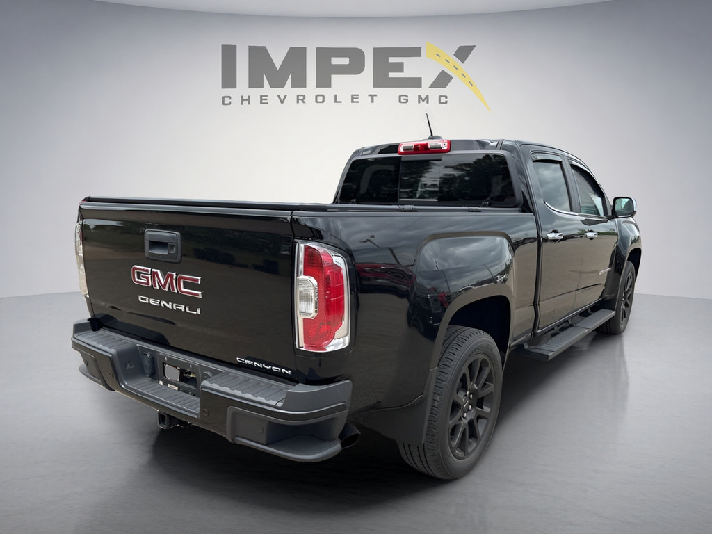 Used 2022 GMC Canyon Denali w/ Denali Black Edition Package AWD/4WD image 3
