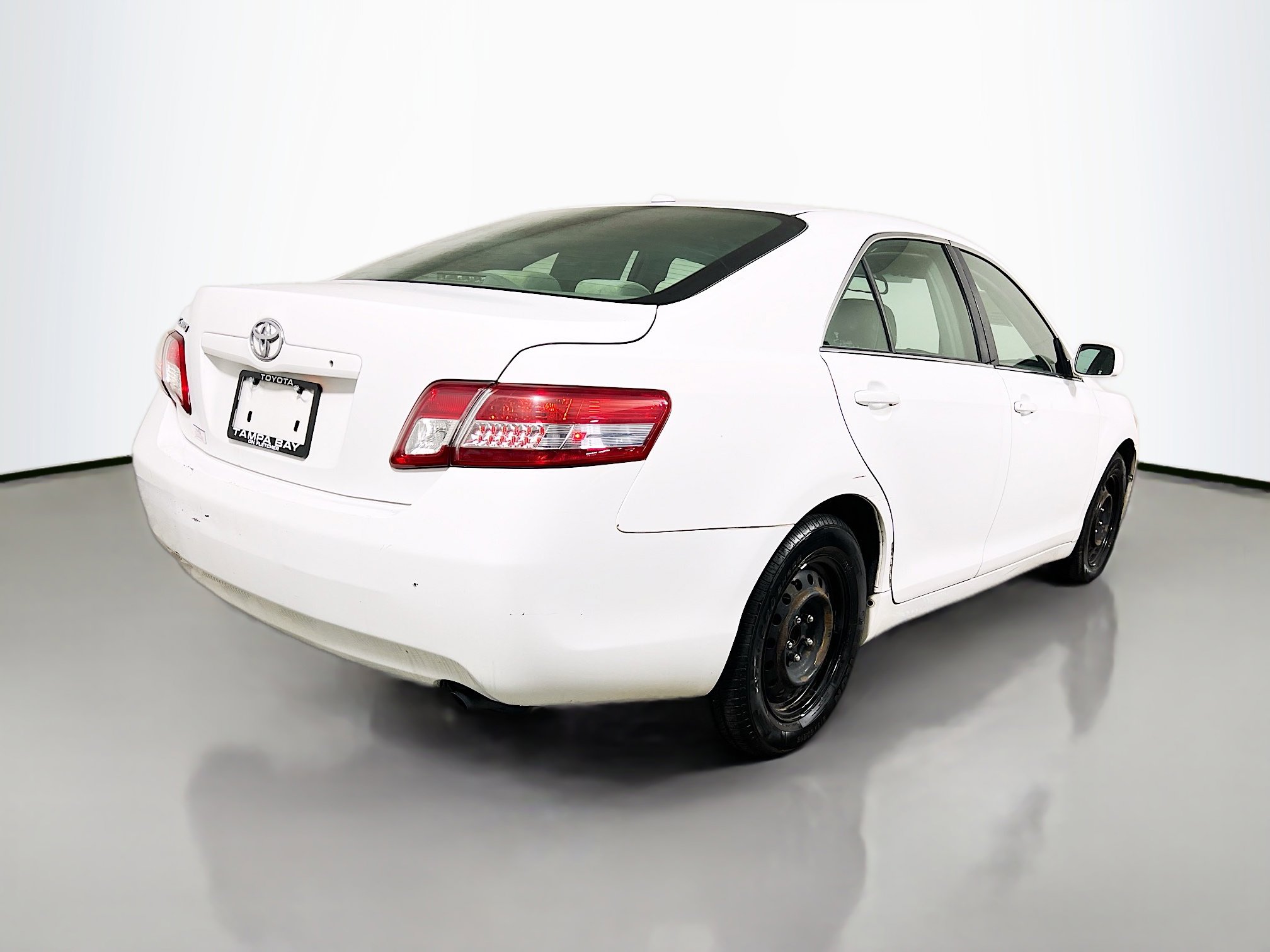 Used 2011 Toyota Camry LE image 4