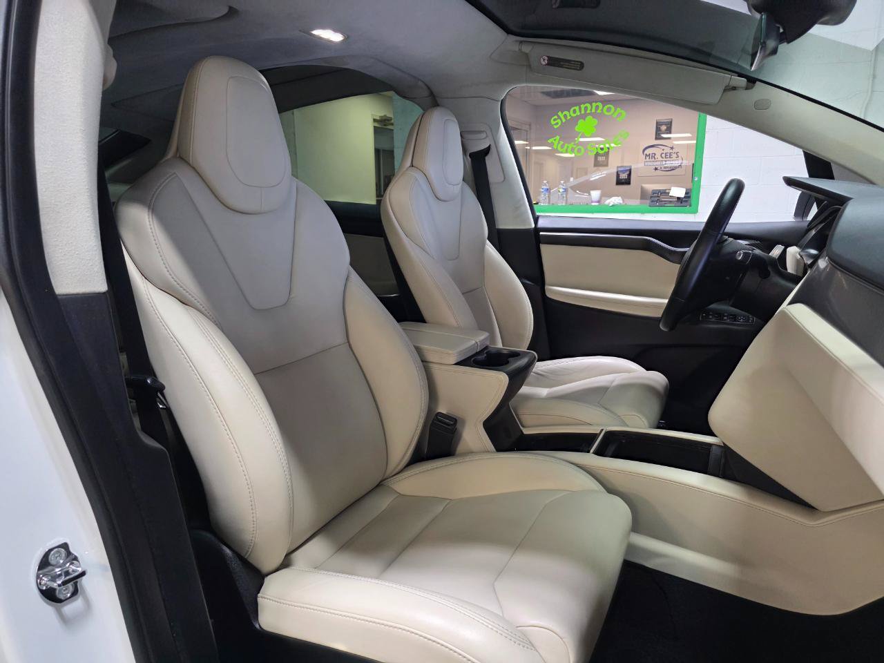 Used 2018 Tesla Model X 75D AWD/4WD image 27