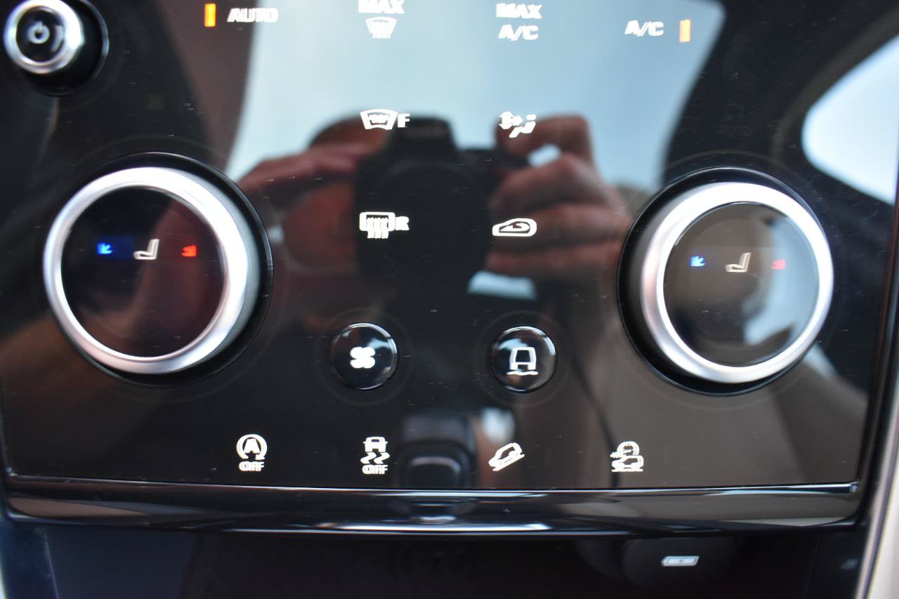 Used 2020 Land Rover Discovery Sport SE AWD/4WD image 32
