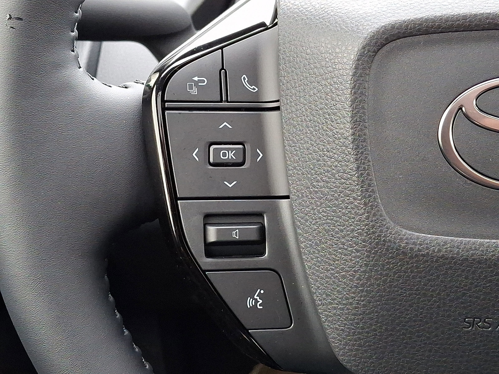 Used 2026 Toyota Prius AWD image 21