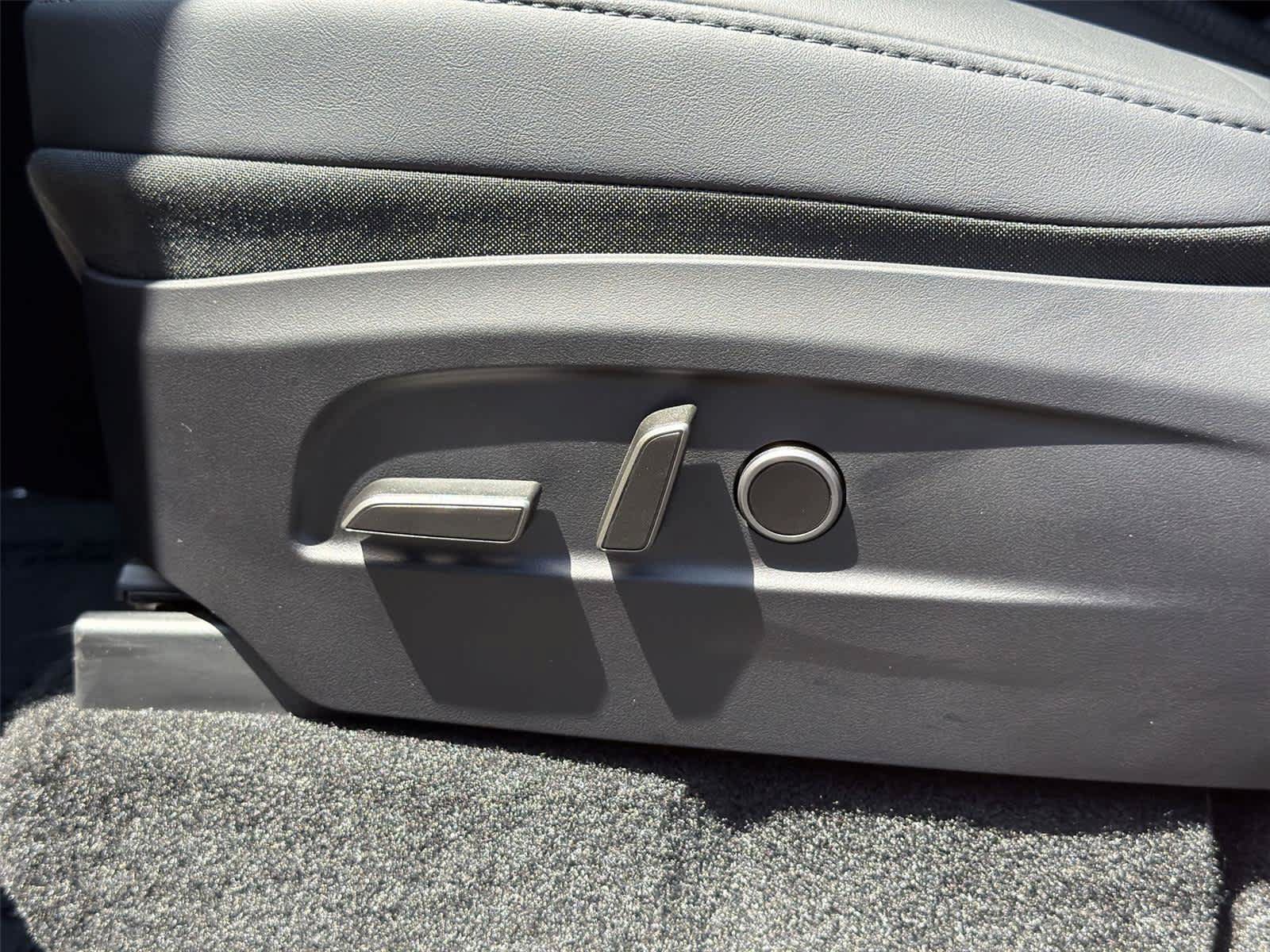 Used 2026 Tesla Model Y AWD image 24