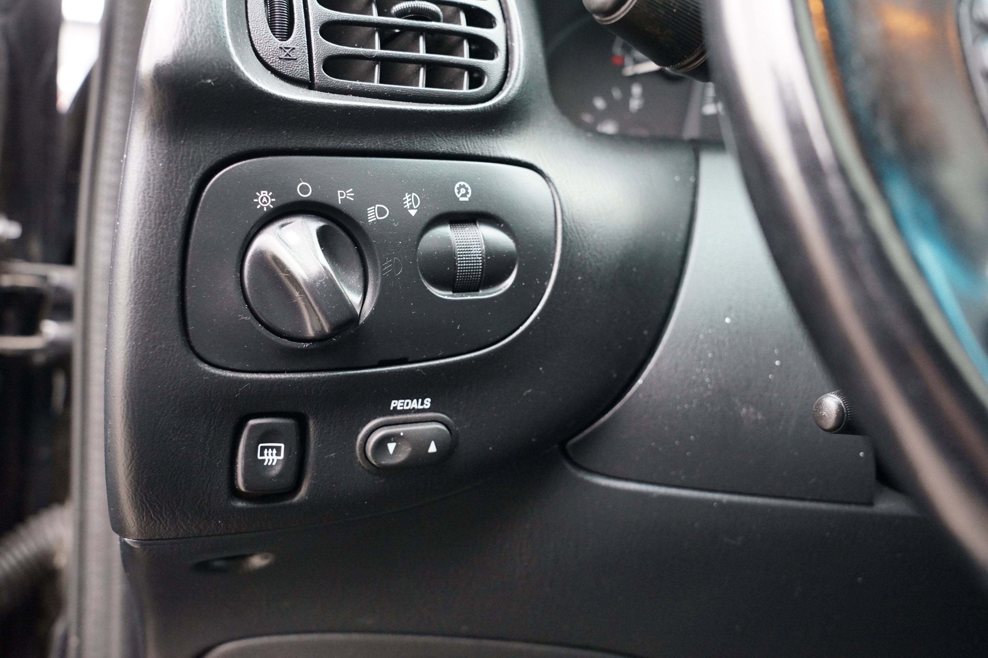 Used 2002 Lincoln Blackwood image 18