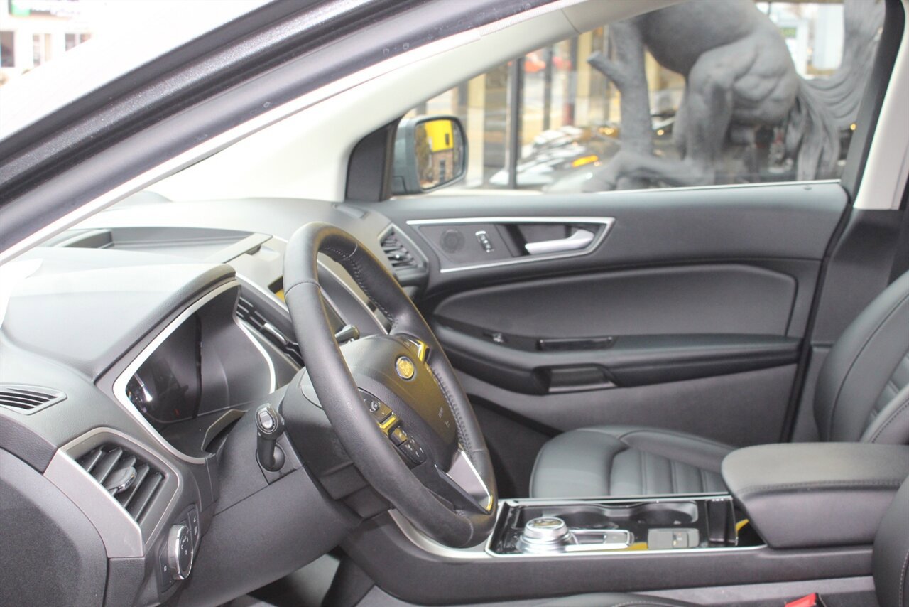 Used 2020 Ford Edge SEL w/ Convenience Package AWD/4WD image 17
