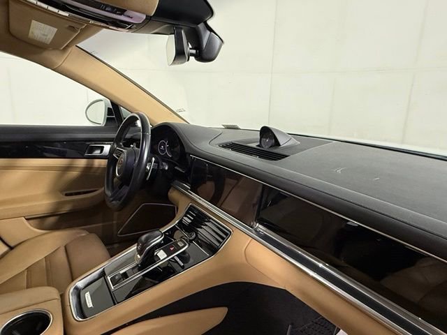 Used 2021 Porsche Panamera RWD image 31