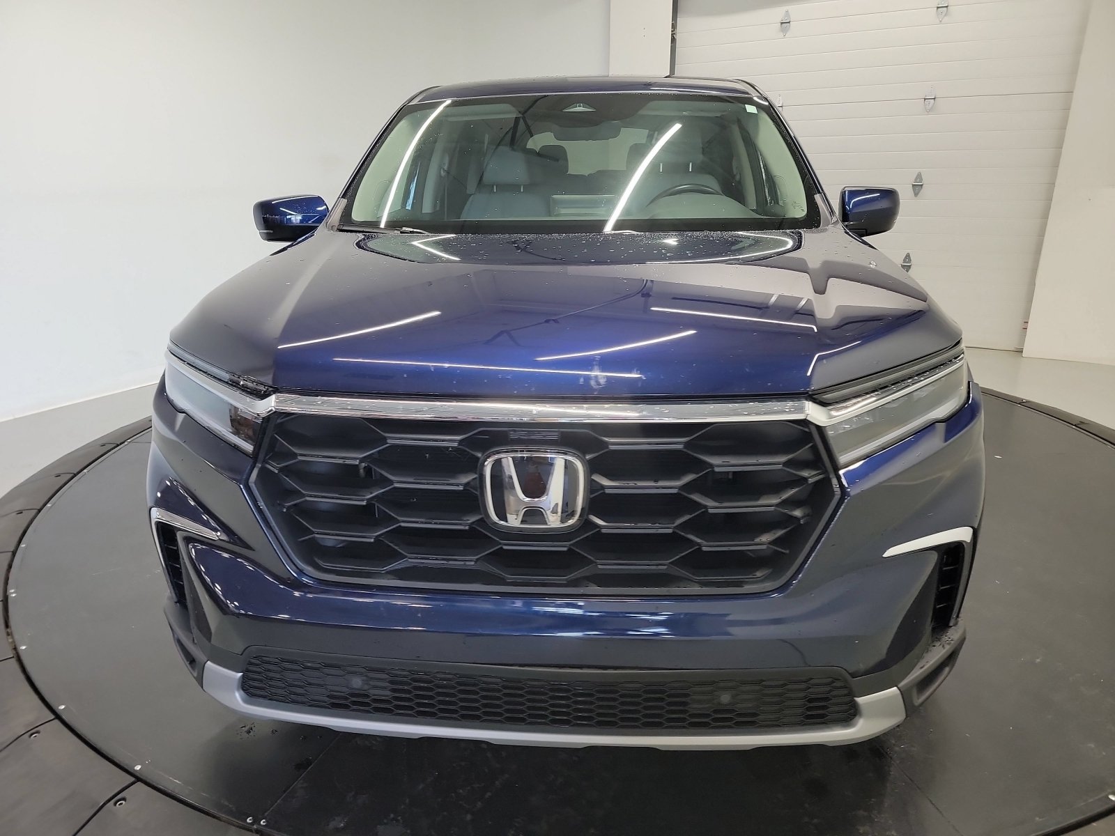 Used 2025 Honda Pilot EX-L image 2