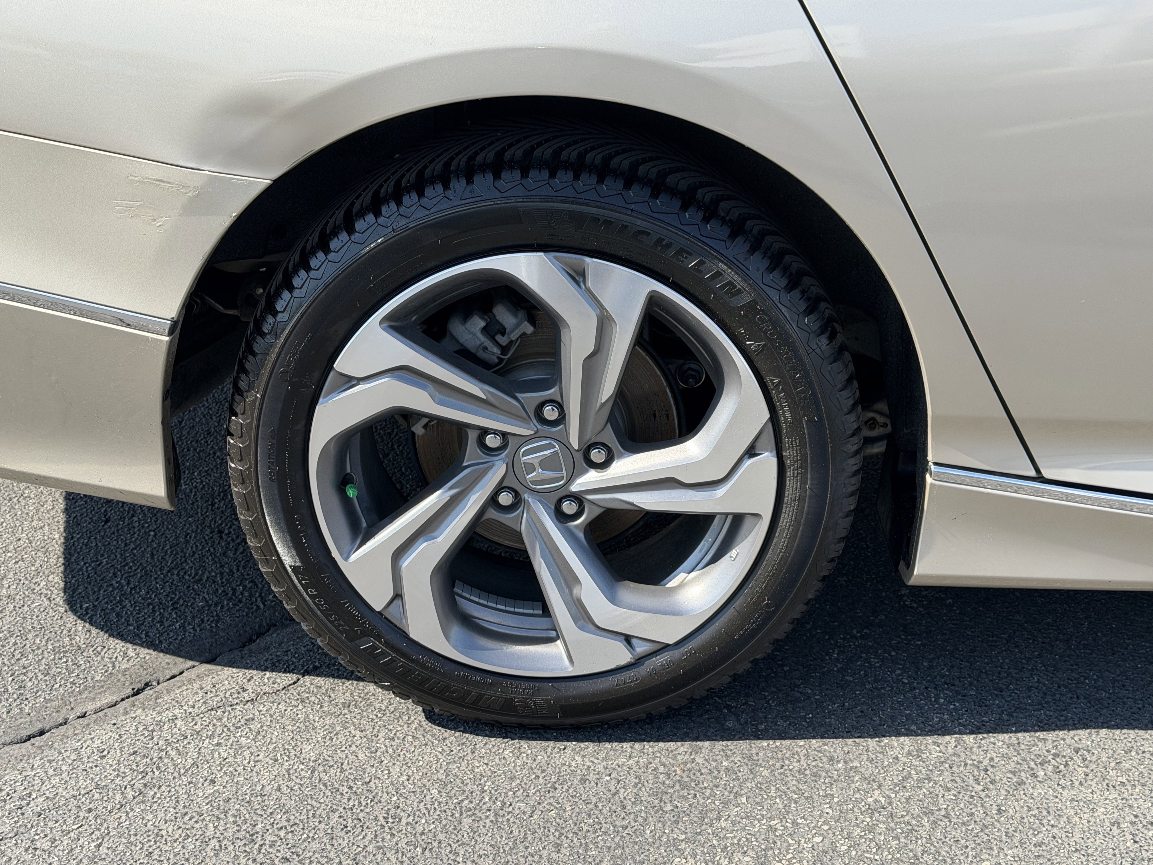 Used 2019 Honda Accord EX image 11