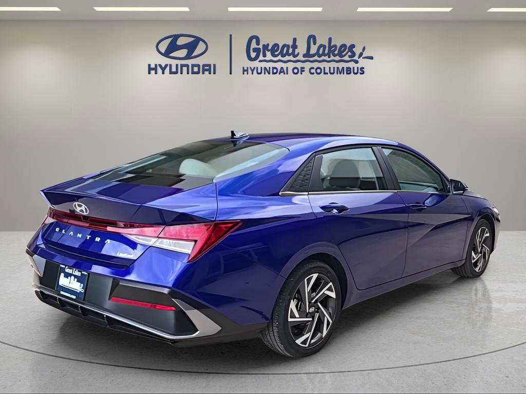 Certified 2025 Hyundai Elantra Limited FWD image 6
