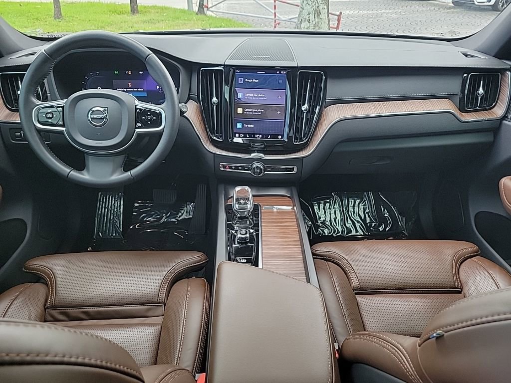 Used 2022 Volvo XC60 T8 Inscription w/ Advanced Package image 9