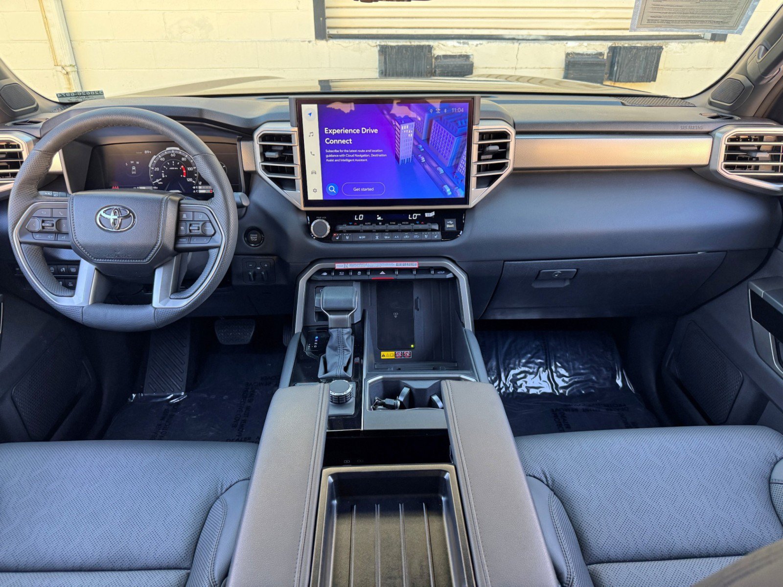 Used 2025 Toyota Tundra Limited AWD/4WD image 13