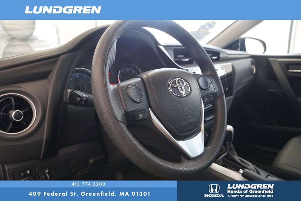 Used 2019 Toyota Corolla LE FWD image 12