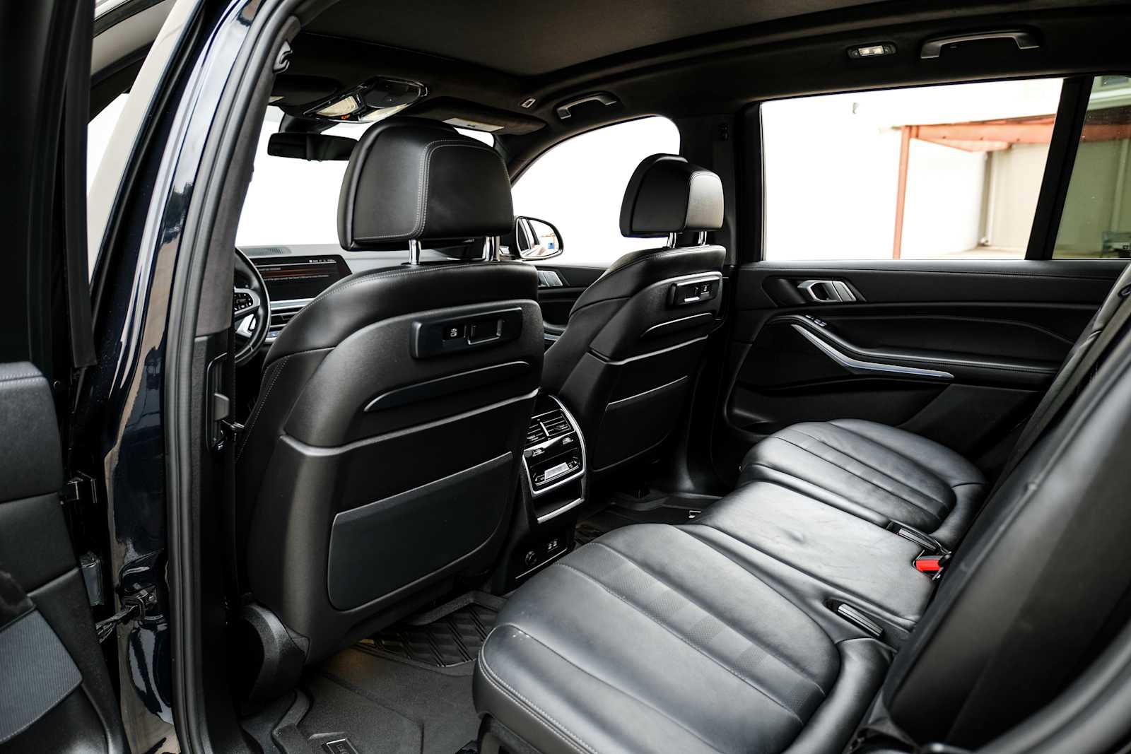 Used 2022 BMW X7 xDrive40i w/ M Sport Package image 43