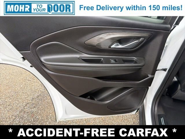 Used 2024 GMC Terrain SLT image 31