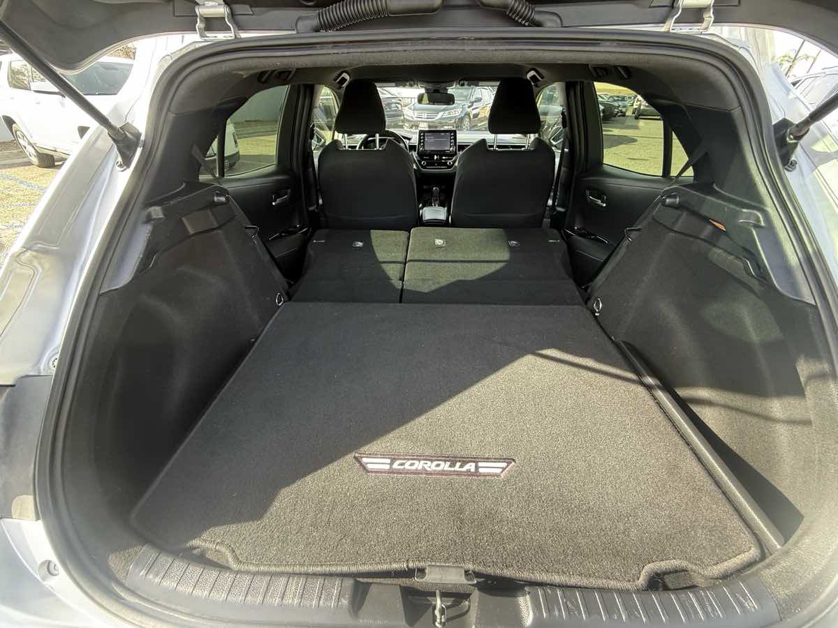 Used 2020 Toyota Corolla SE w/ Carpet Mat Package image 21