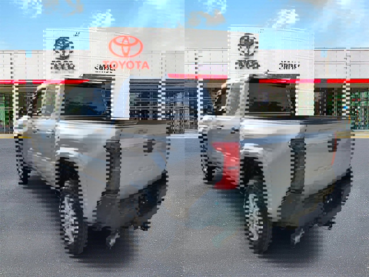 Used 2025 Toyota Tacoma SR image 4