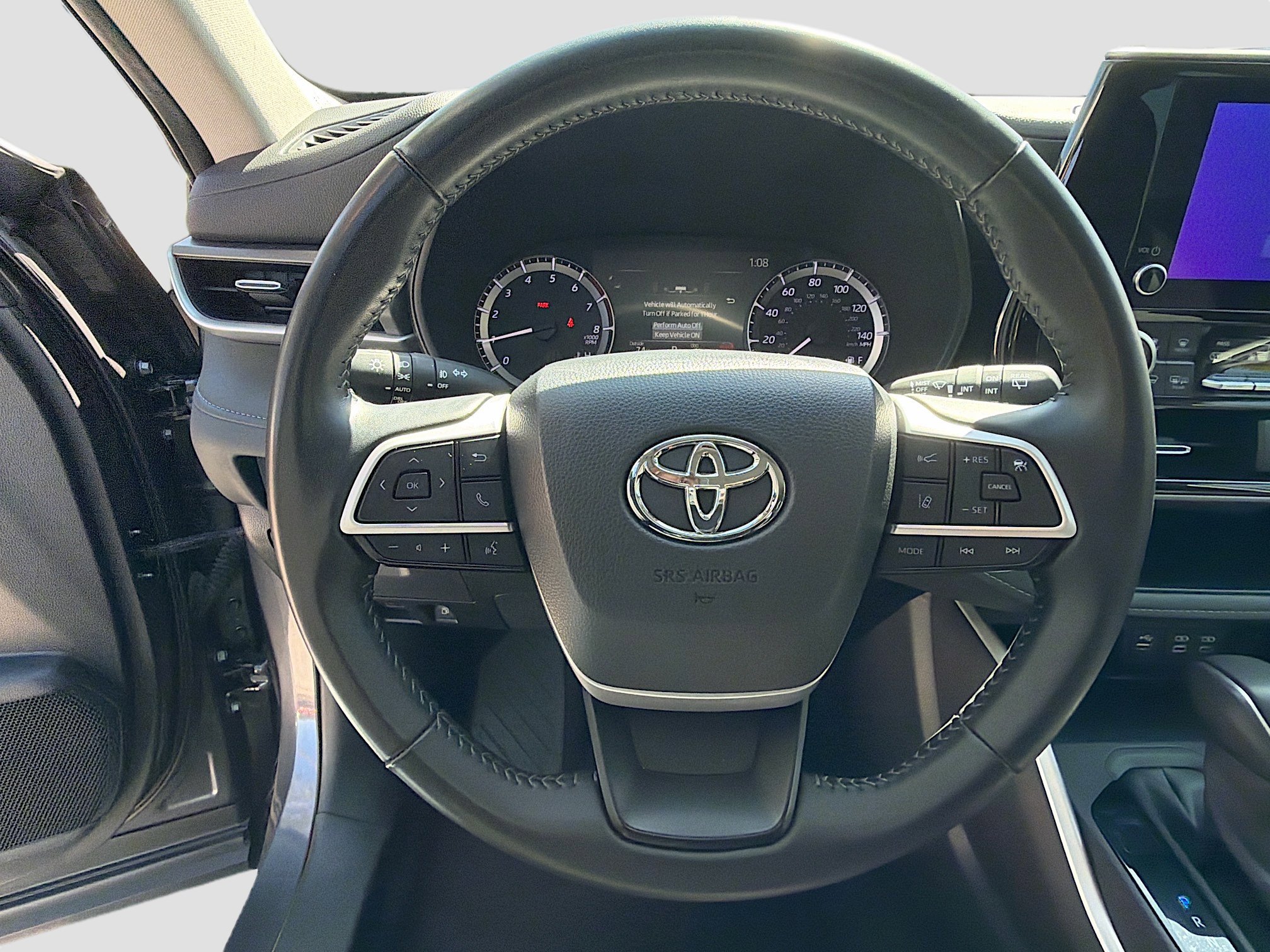 Used 2024 Toyota Highlander LE image 38