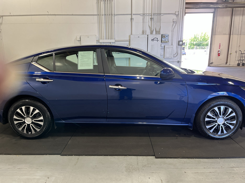 Used 2023 Nissan Altima 2.5 S FWD image 11