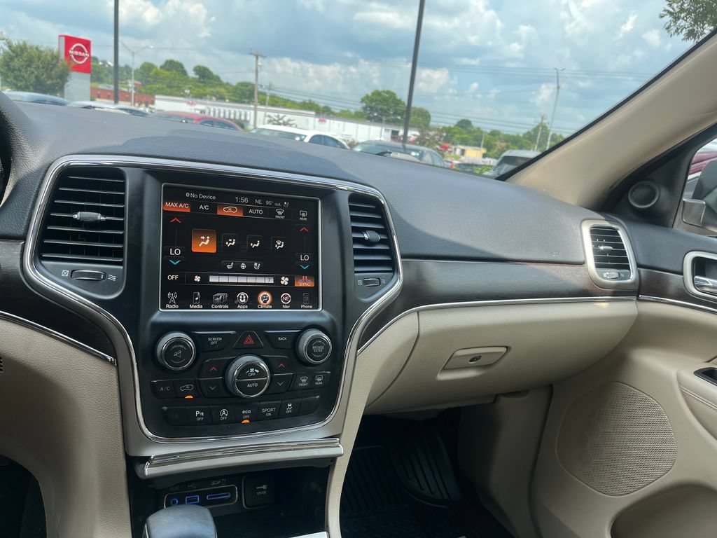 Used 2017 Jeep Grand Cherokee Limited w/ Luxury Group II RWD image 14