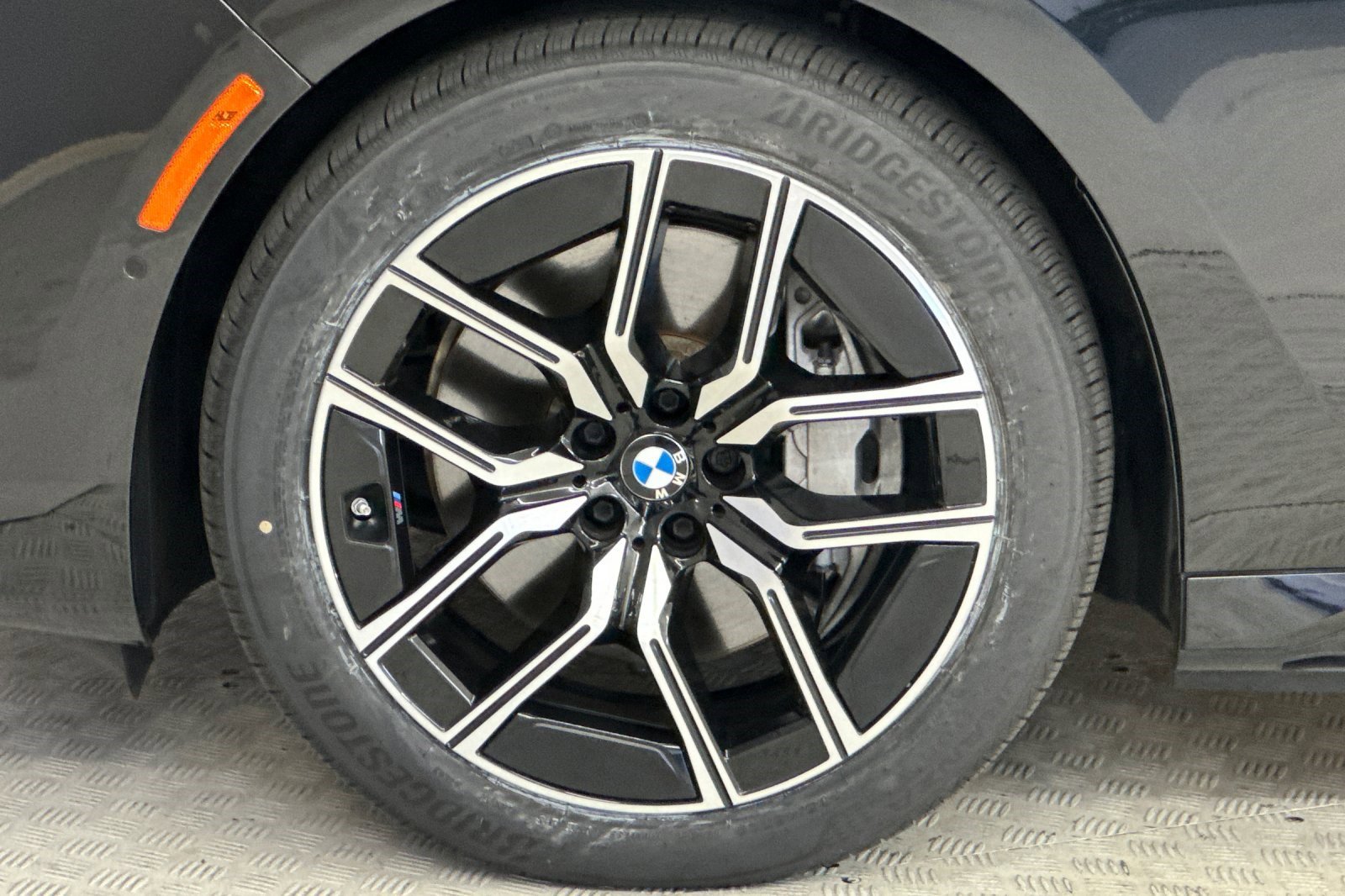 Certified 2023 BMW i7 xDrive60 w/ Executive Package 2 AWD/4WD image 11