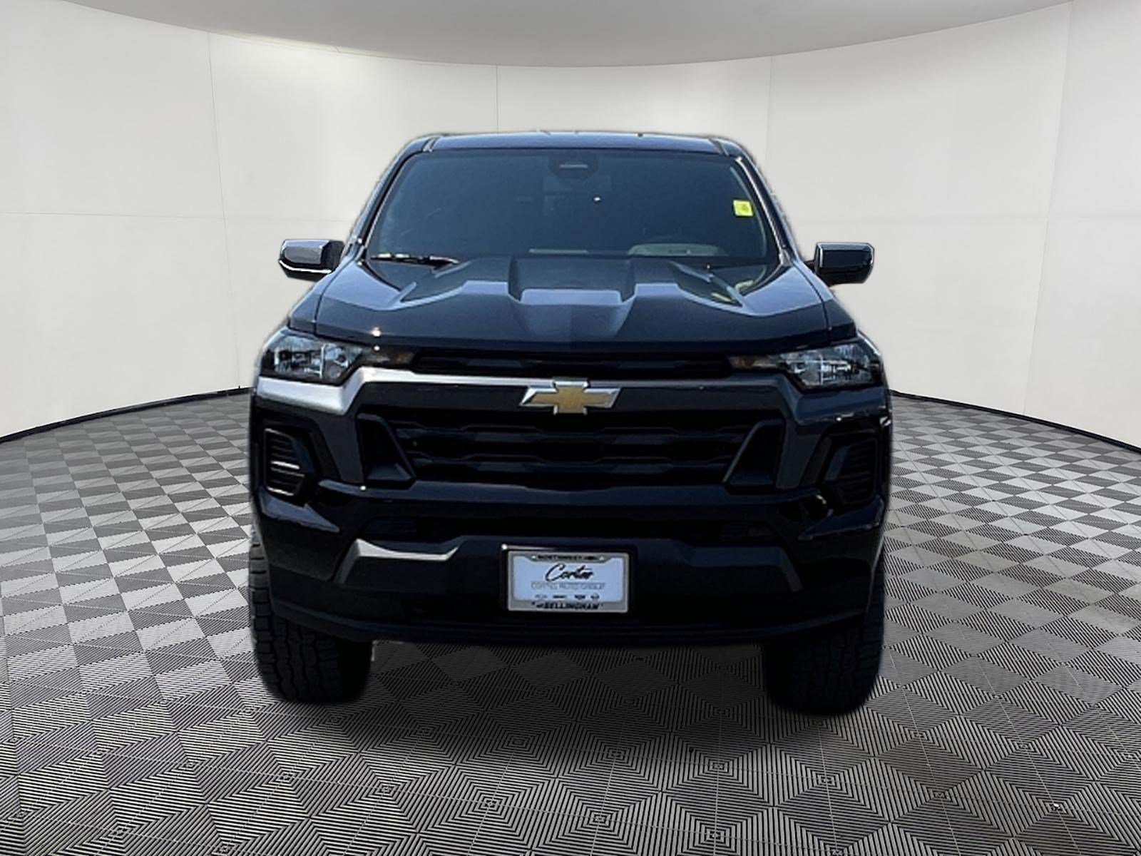 Used 2026 Chevrolet Colorado LT AWD/4WD image 2