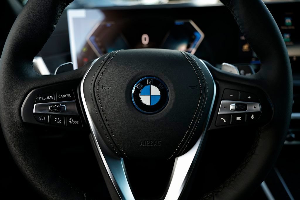 New 2026 BMW X5 xDrive50e w/ Climate Comfort Package image 32