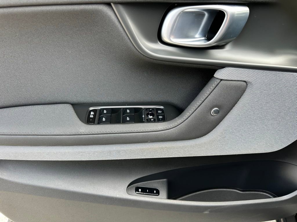 Used 2023 Polestar Polestar 2 image 14