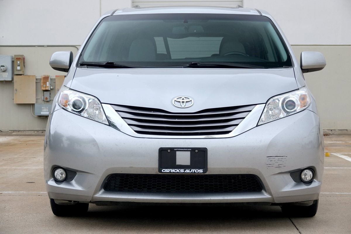 Used 2017 Toyota Sienna XLE FWD image 16