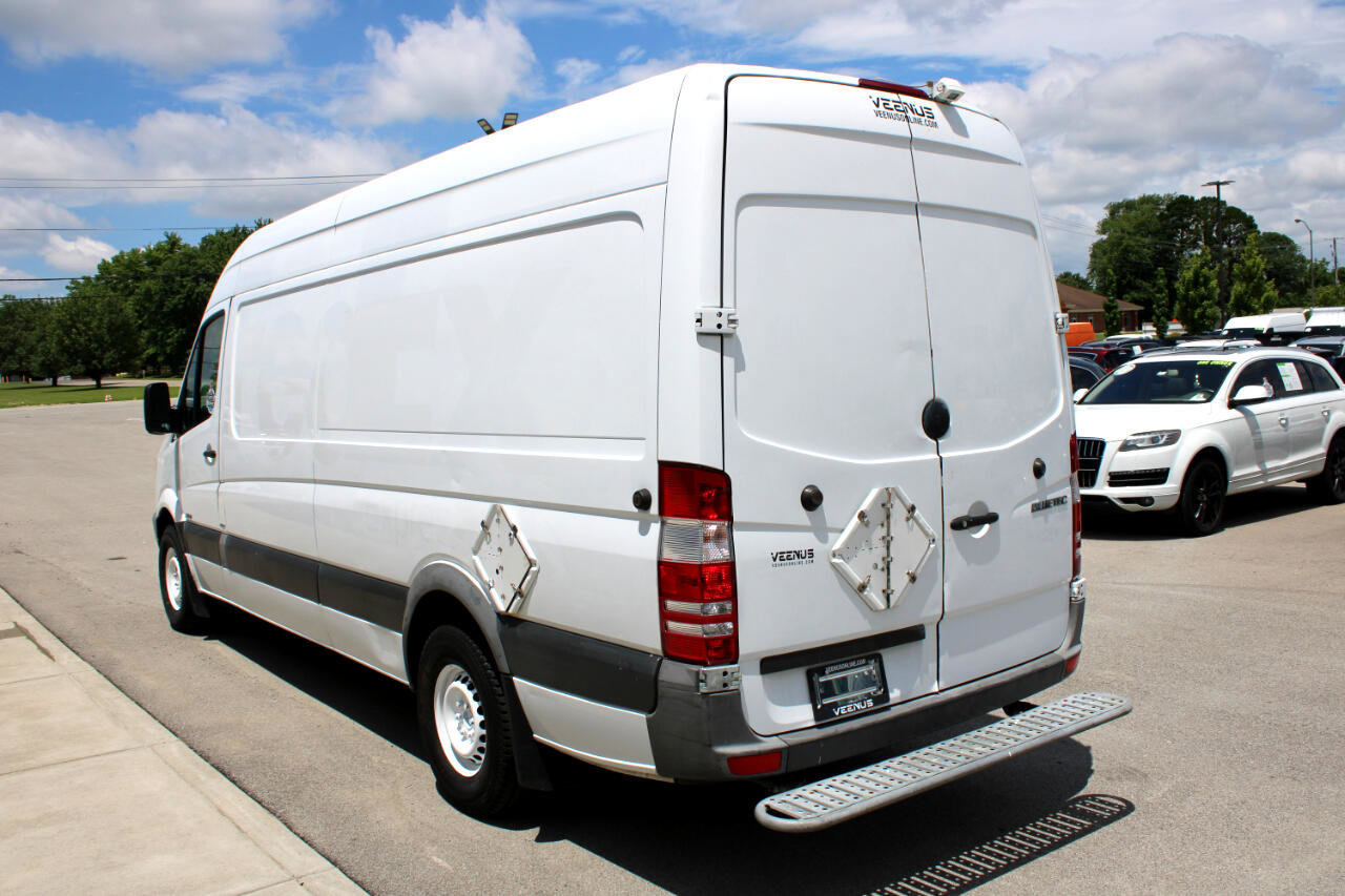Used 2011 Mercedes-Benz Sprinter 2500 image 4