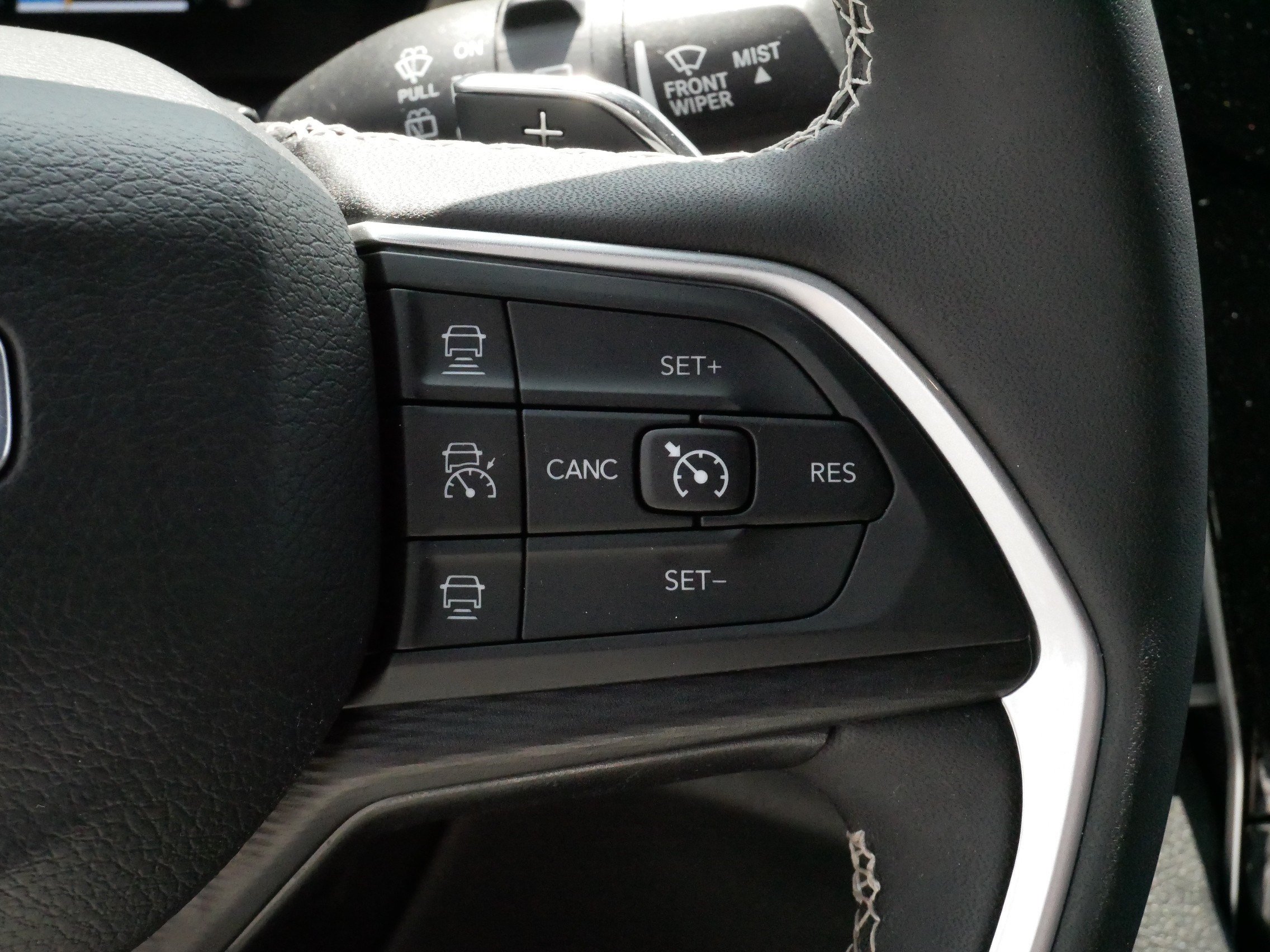 Used 2023 Jeep Grand Cherokee Altitude AWD/4WD image 25