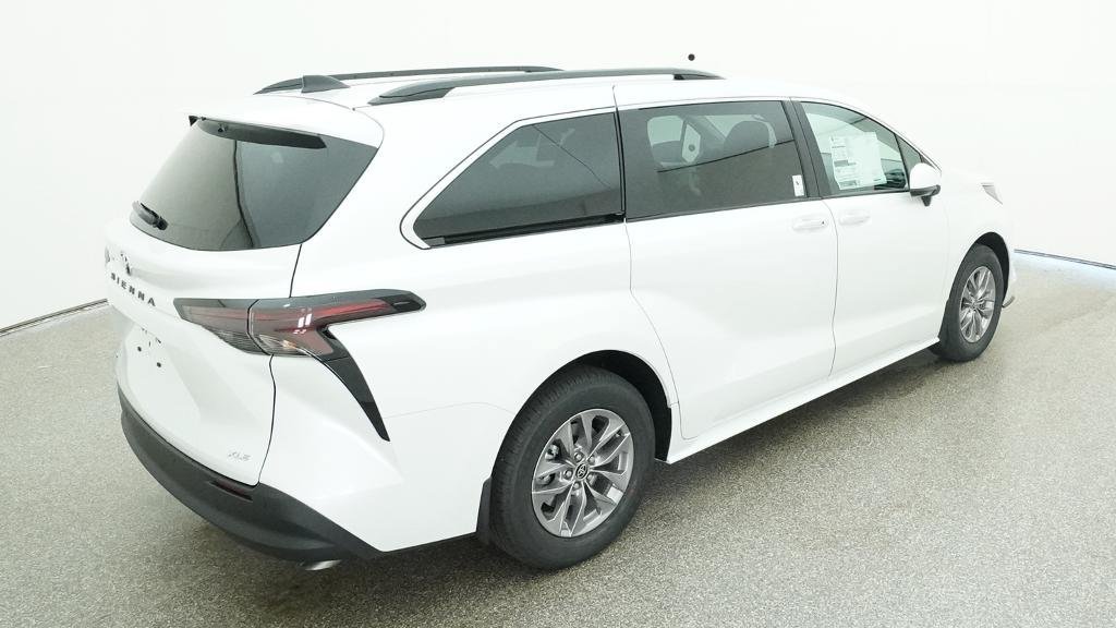 New 2026 Toyota Sienna XLE FWD image 18