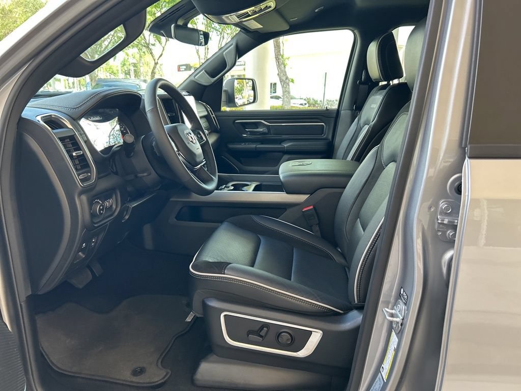 Used 2026 RAM 1500 Laramie AWD/4WD image 6