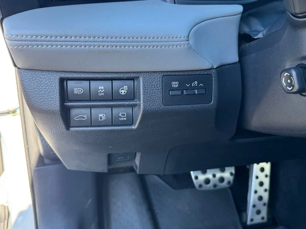 Used 2019 Toyota Avalon Touring w/ Advanced Safety Package FWD image 19