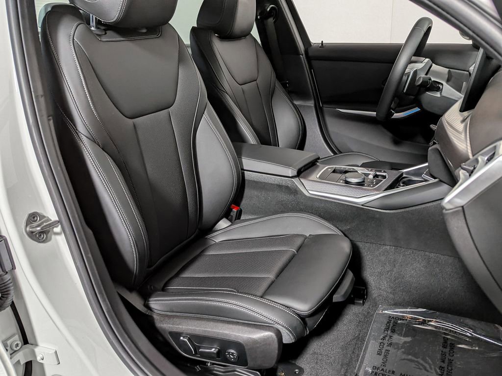 Used 2025 BMW 330i xDrive Sedan w/ Convenience Package image 23