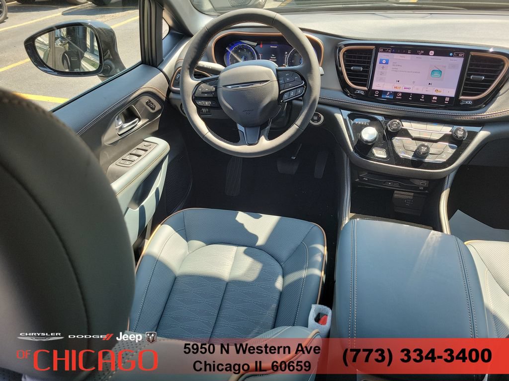 New 2027 Chrysler Pacifica Pinnacle w/ Theater Group AWD/4WD image 14