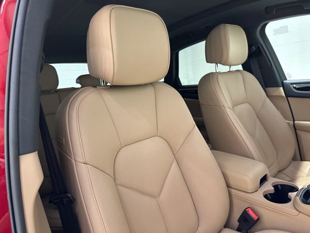 Used 2025 Porsche Macan Turbo image 38