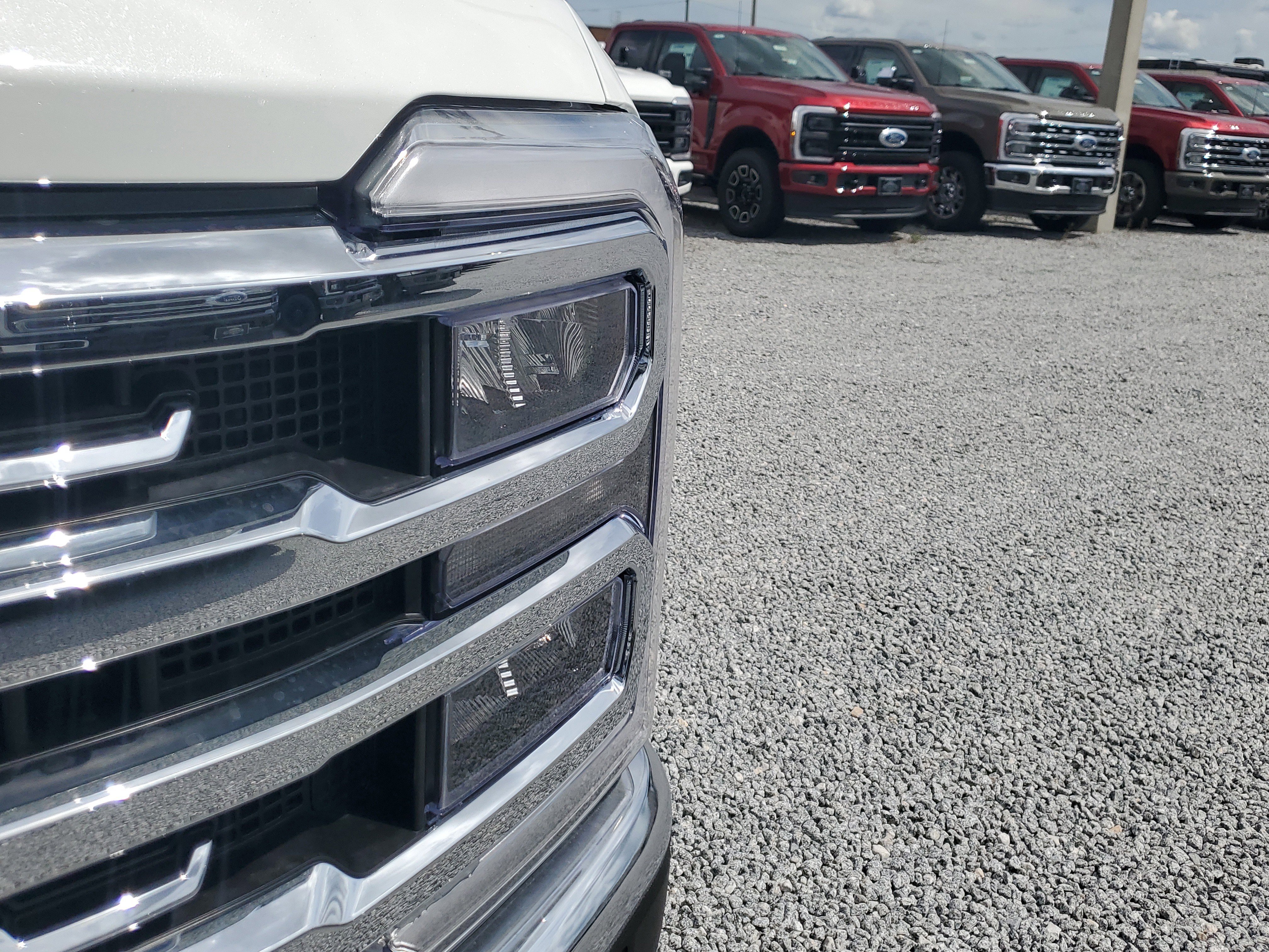 New 2026 Ford F250 Lariat w/ FX4 Off-Road Package image 4