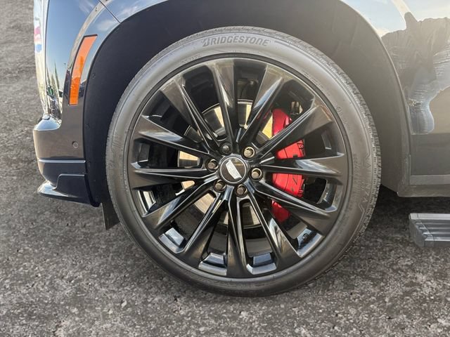 Certified 2026 Cadillac Escalade V w/ LPO, ONYX Package AWD/4WD image 14