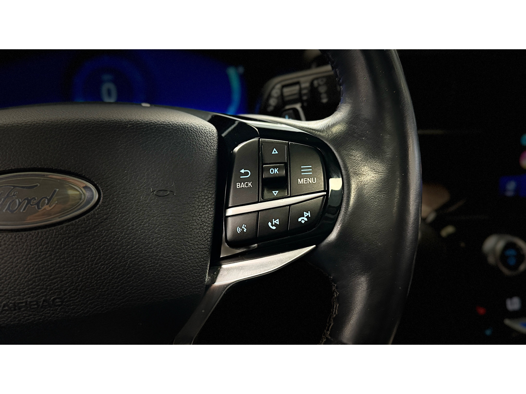 Used 2021 Ford Explorer Platinum w/ Equipment Group 601A AWD/4WD image 21