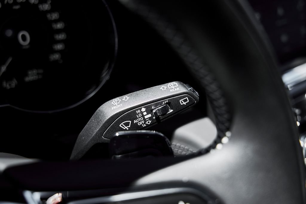 Used 2024 Bentley Bentayga AWD/4WD image 60