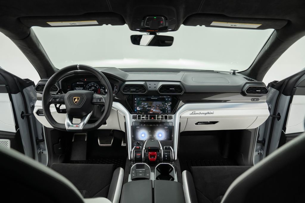 Used 2024 Lamborghini Urus S AWD/4WD image 42